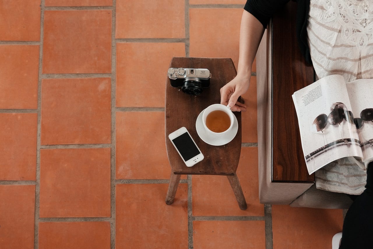 Creative Ways to Incorporate Literature into Your Table Décor